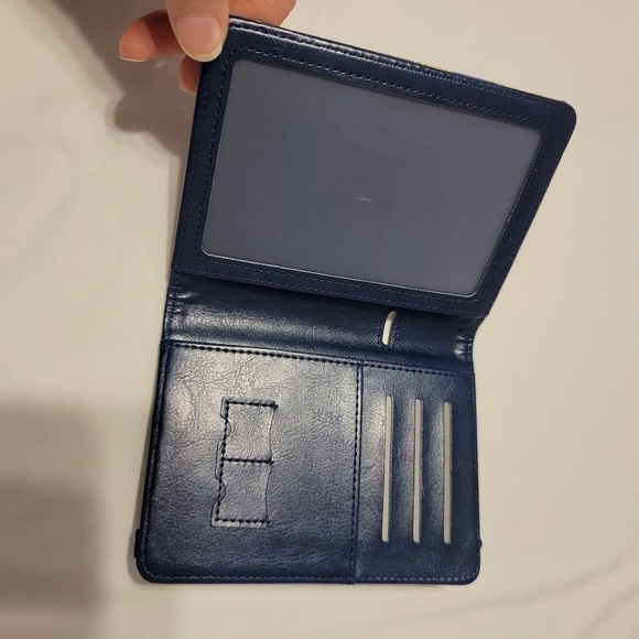 Van Gogh Starry Night Passport Holder - Picture 5 of 7